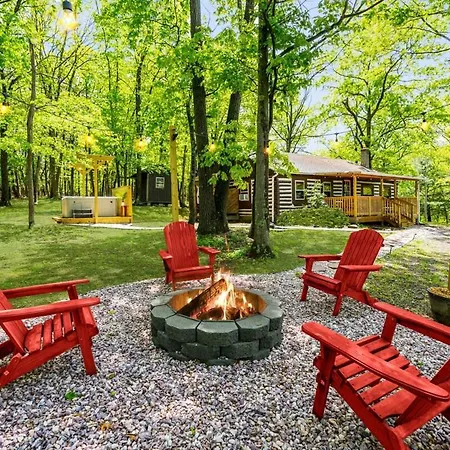 Modernized Log Cabin W Hot Tub Fire Pit & Views Berkeley Springs Exterior photo