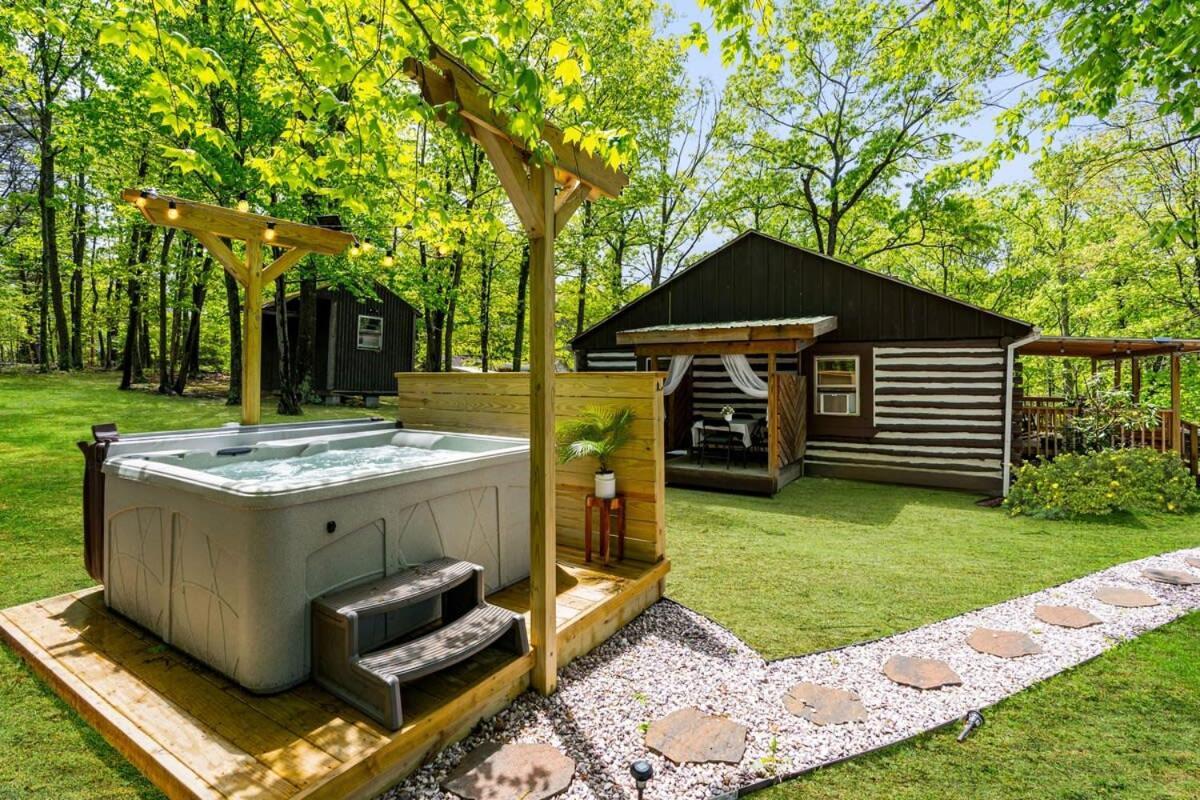 Modernized Log W Hot Tub Fire Pit & Views *