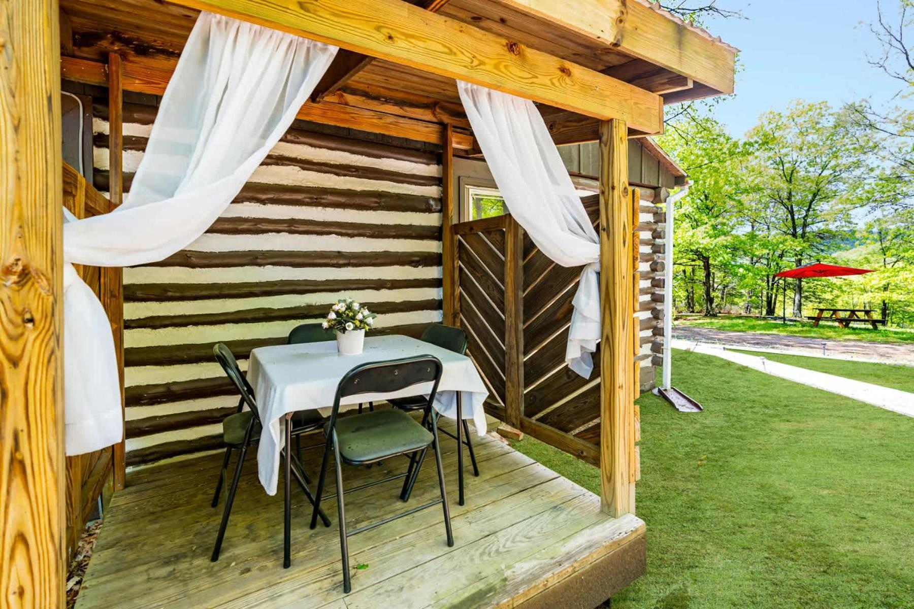 Modernized Log W Hot Tub Fire Pit & Views Chalet *